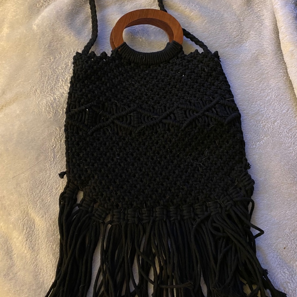 Crochet tassel bag w/ wooden handle